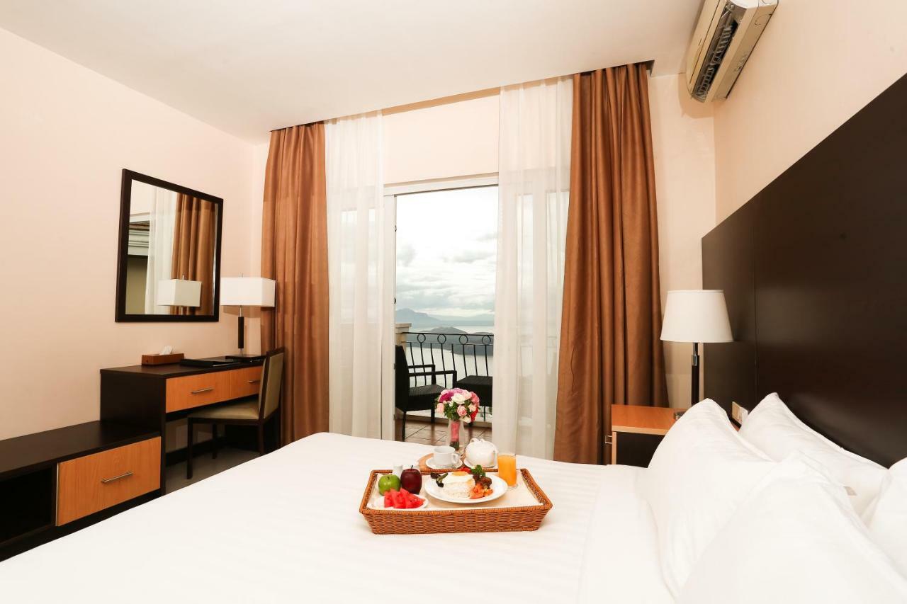 The Lake Hotel Tagaytay Tagaytay City Dış mekan fotoğraf